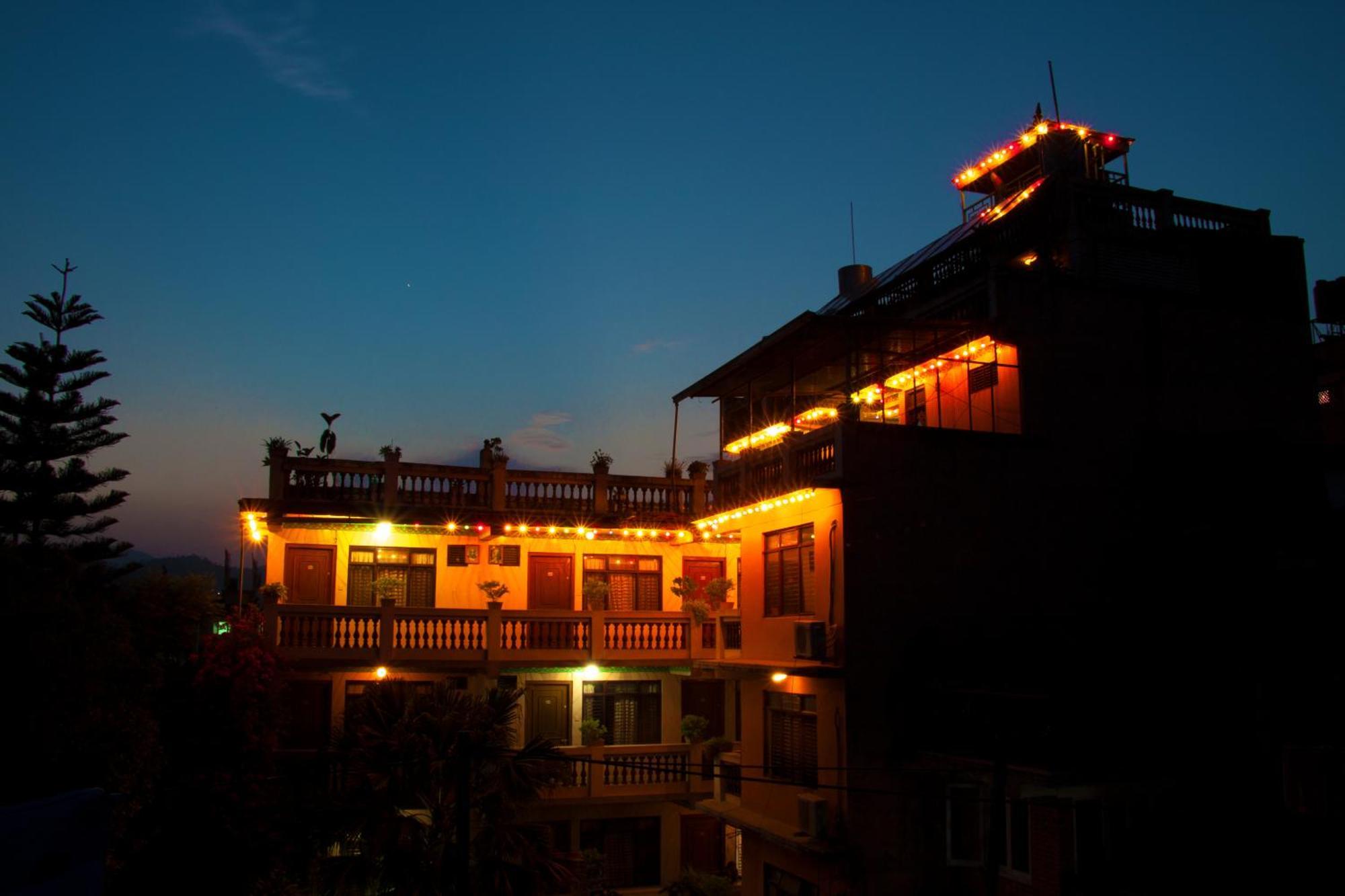 Hotel Metropolitan Kantipur Катманду Экстерьер фото