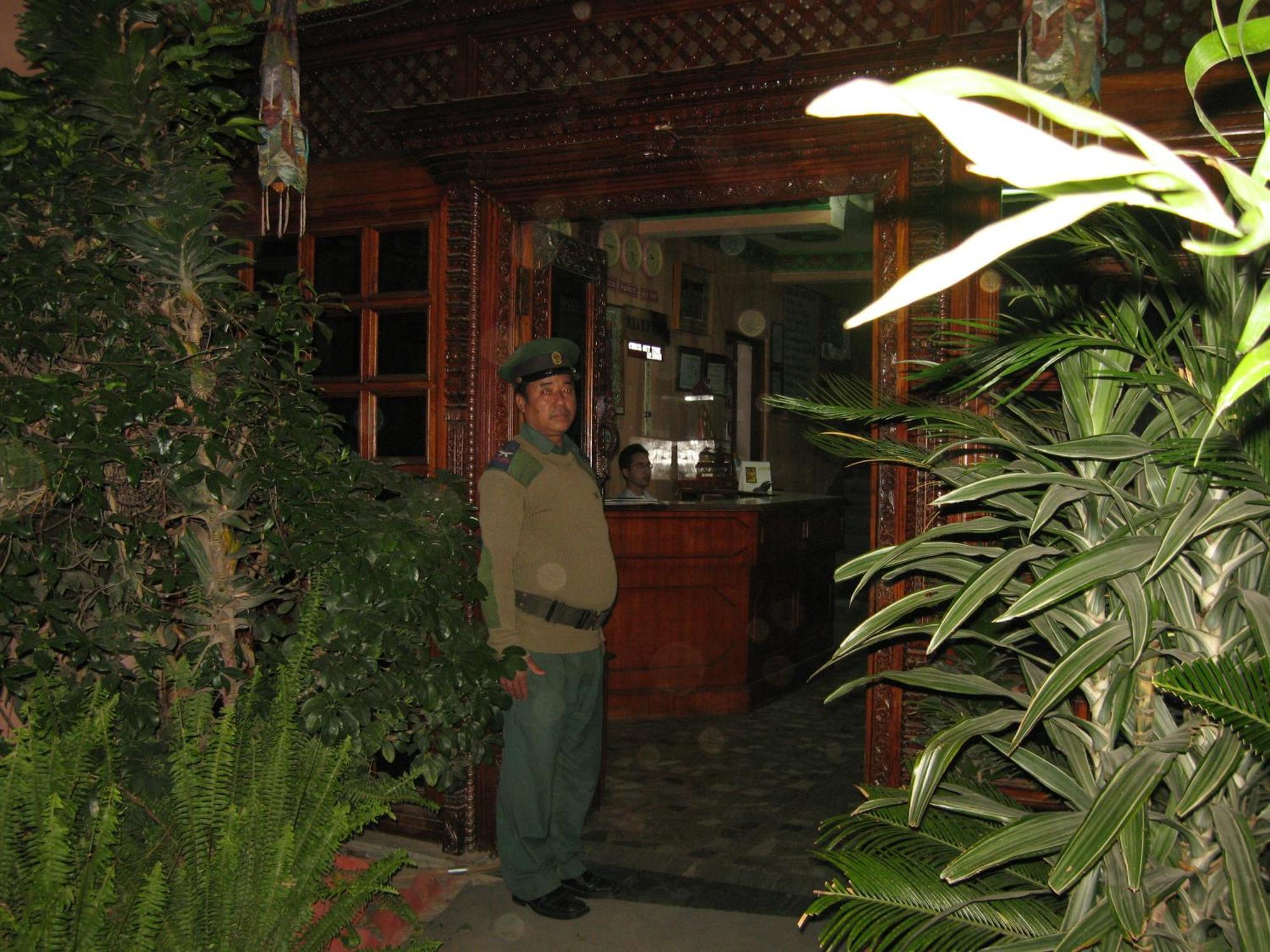 Hotel Metropolitan Kantipur Катманду Экстерьер фото