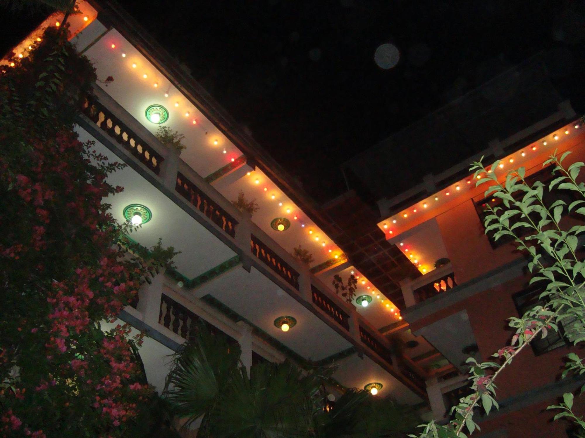 Hotel Metropolitan Kantipur Катманду Экстерьер фото