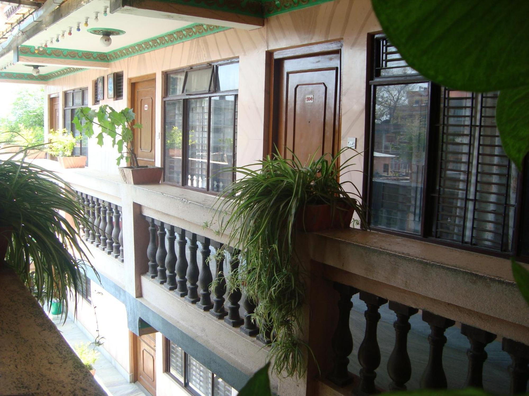 Hotel Metropolitan Kantipur Катманду Экстерьер фото
