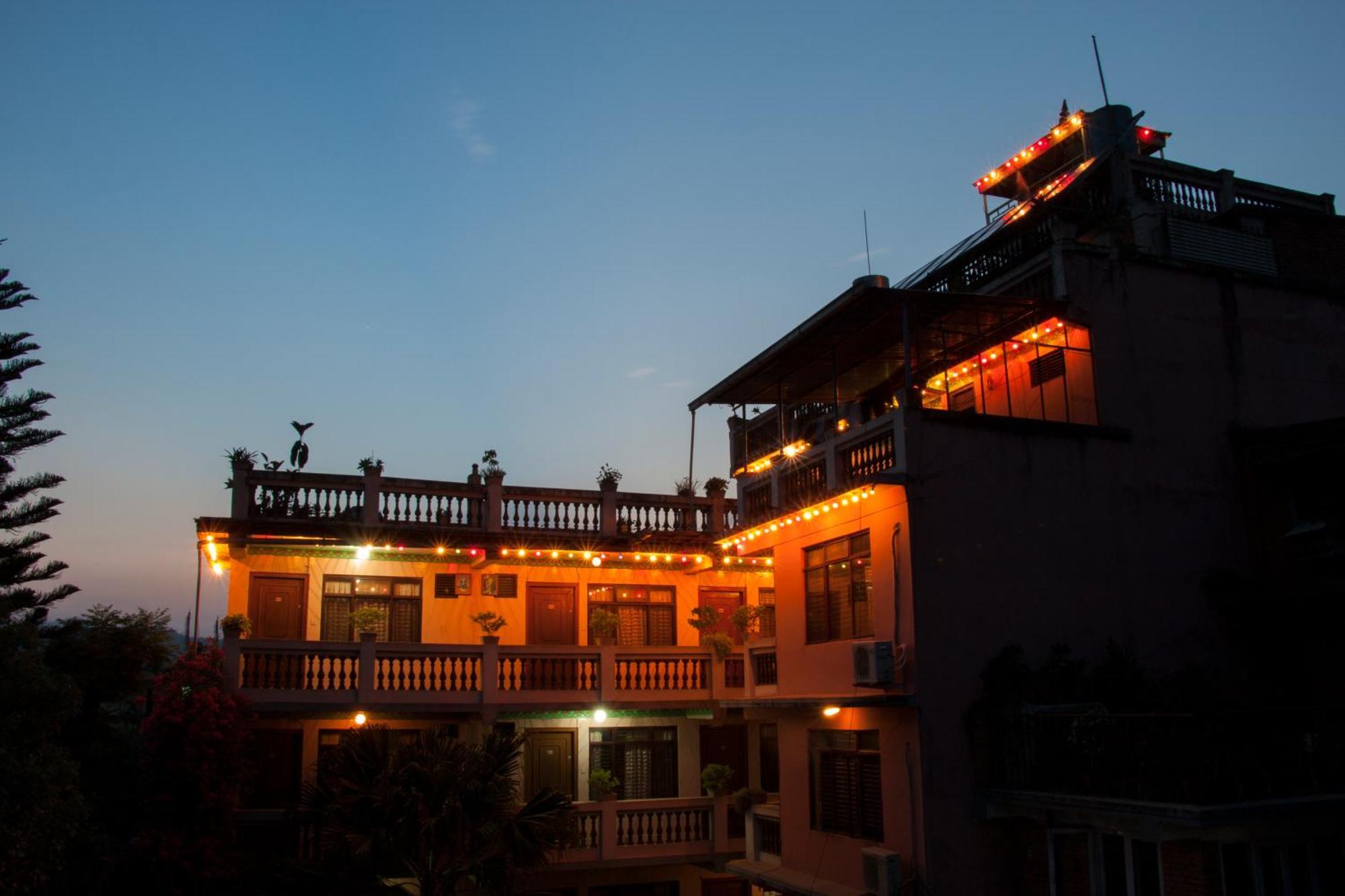 Hotel Metropolitan Kantipur Катманду Экстерьер фото