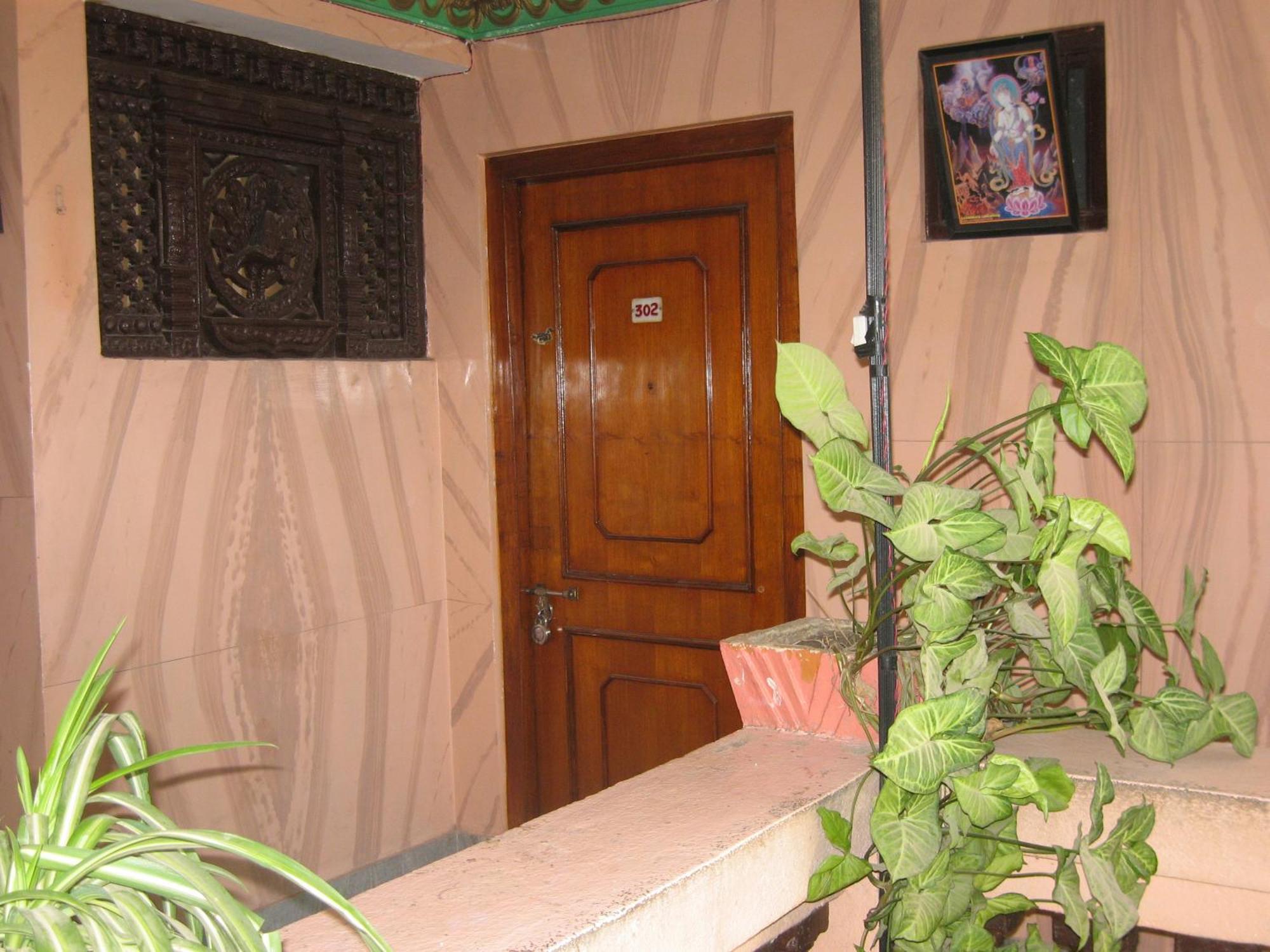 Hotel Metropolitan Kantipur Катманду Экстерьер фото