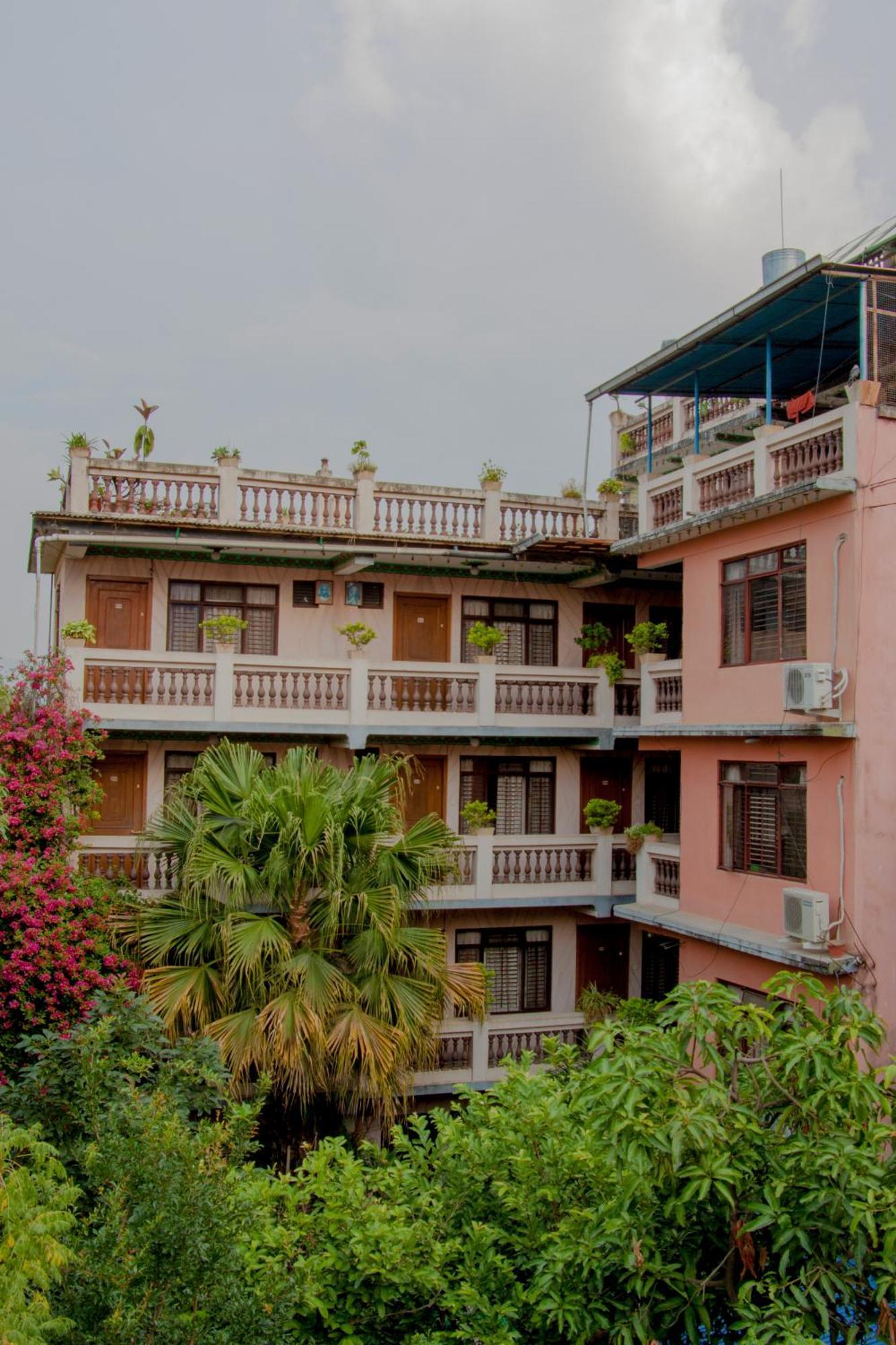 Hotel Metropolitan Kantipur Катманду Экстерьер фото