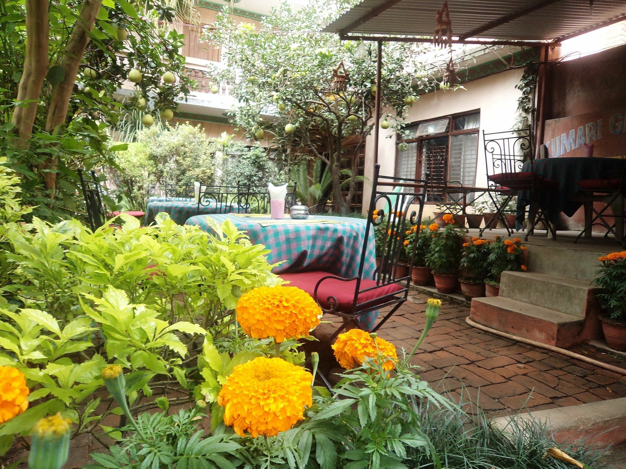 Hotel Metropolitan Kantipur Катманду Экстерьер фото